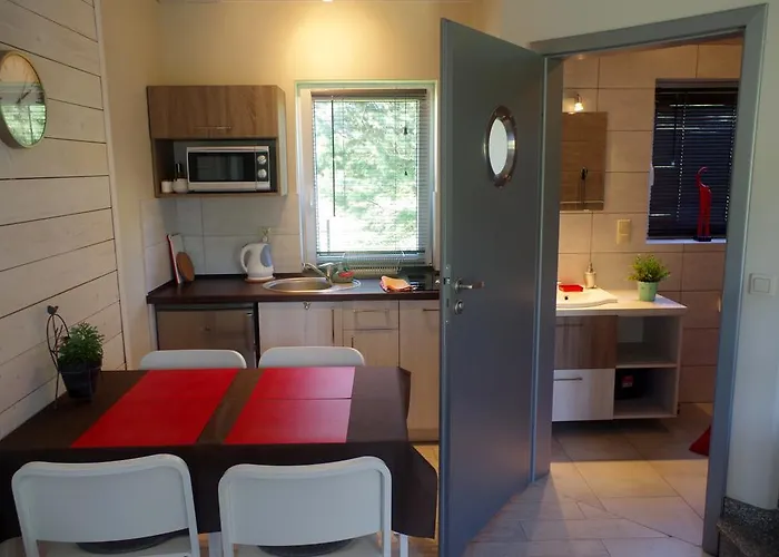 Wypoczynkowa Osada Blisko Morza Lodge Jastrzębia Góra