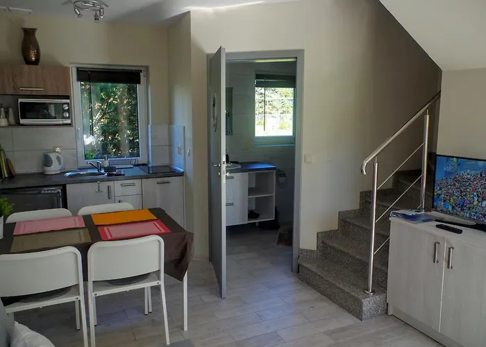 Wypoczynkowa Osada Blisko Morza Деревянный коттедж Ястшембя-Гура