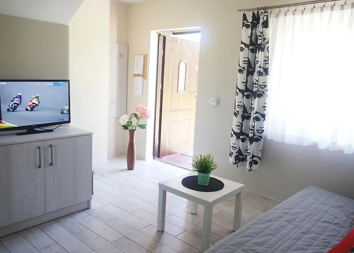 Wypoczynkowa Osada Blisko Morza Деревянный коттедж Ястшембя-Гура